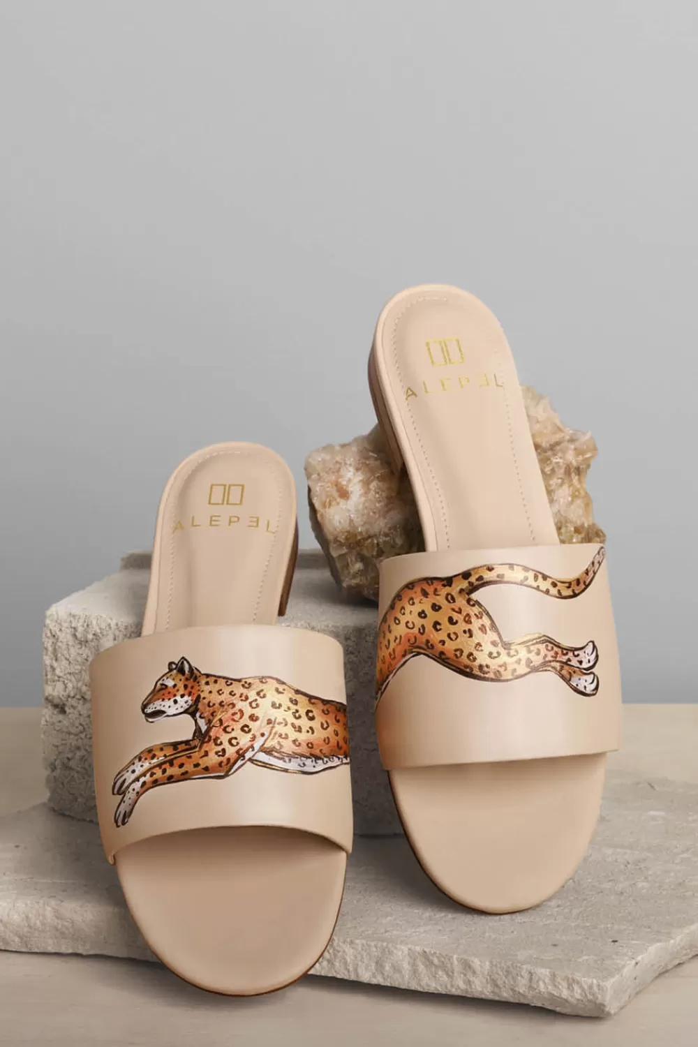 Woman Alepel Shoes | Leopard Beige Slide